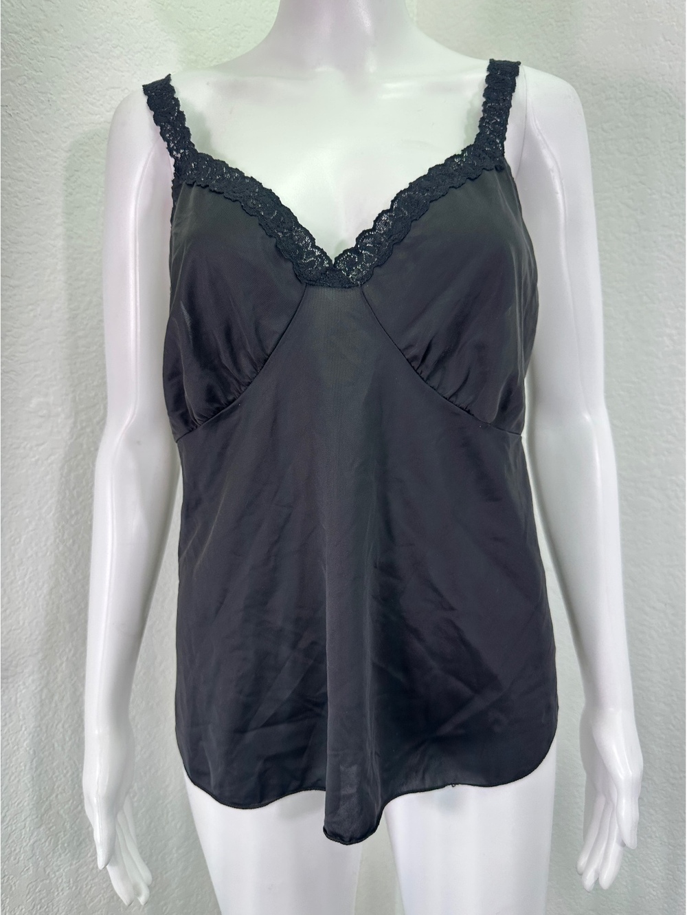 Vtg Women’s Sz 40/US L Cabernet Black Satin Camisole V-Neck Babydoll